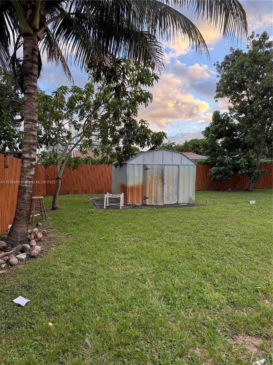 Small Image of 470 NORTH EAST 127TH ST, North Miami Number 42