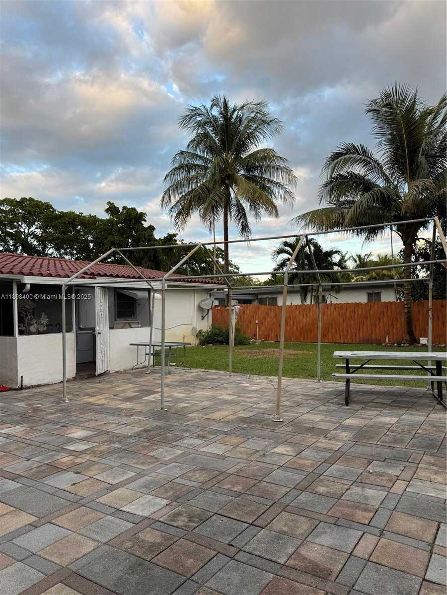 Small Image of 470 NORTH EAST 127TH ST, North Miami Number 43