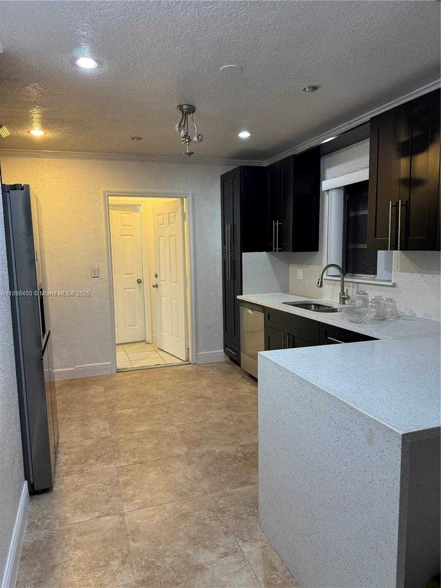Small Image of 470 NORTH EAST 127TH ST, North Miami Number 8
