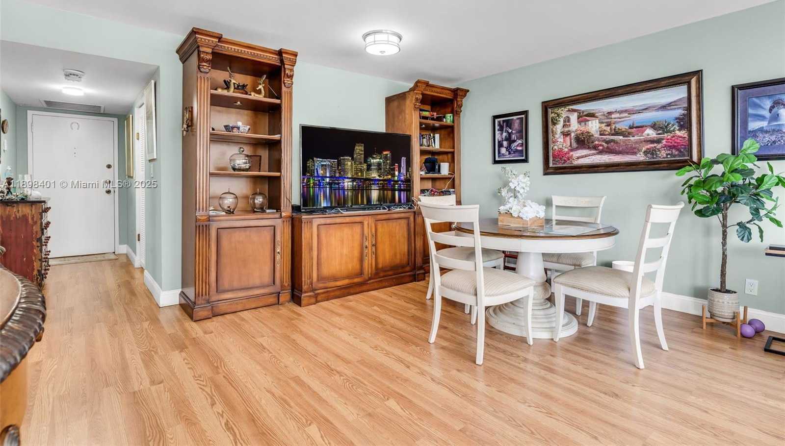 Small Image of 1915 BRICKELL AVE #610, Miami Number 5