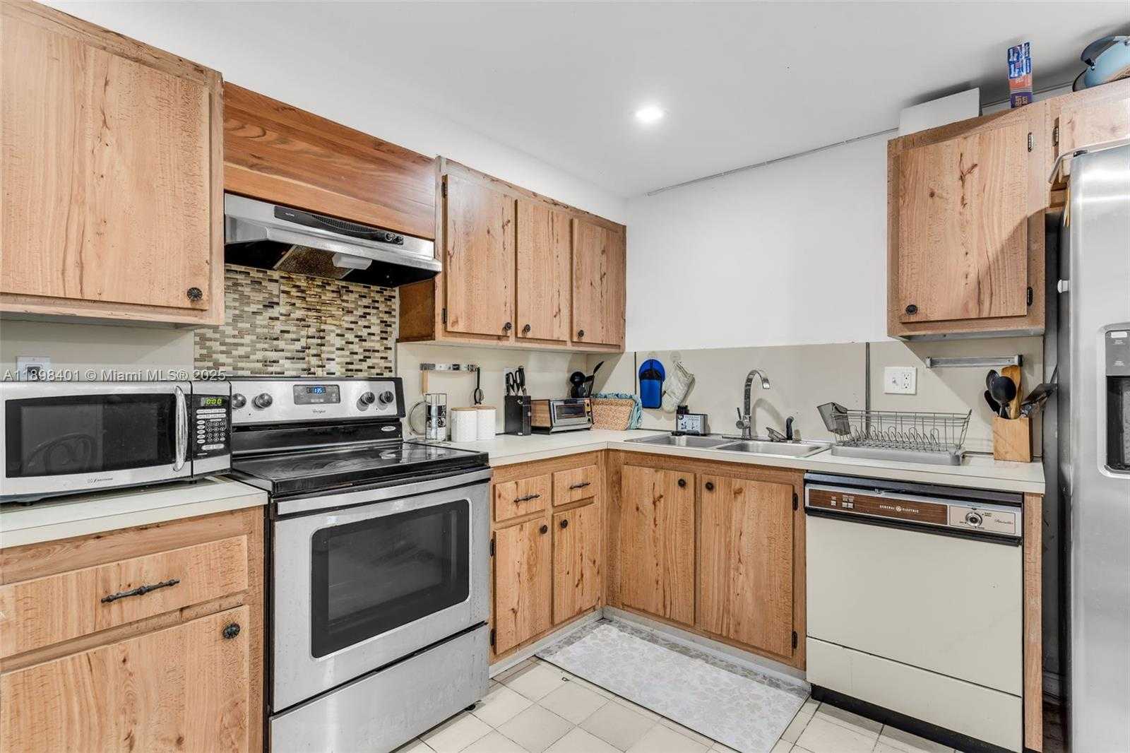 Small Image of 1915 BRICKELL AVE #610, Miami Number 9