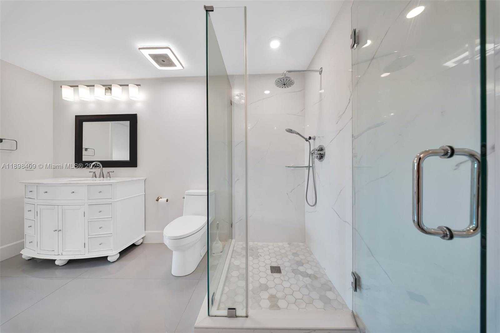 Small Image of 20 CALABRIA AVE #302, Coral Gables Number 11