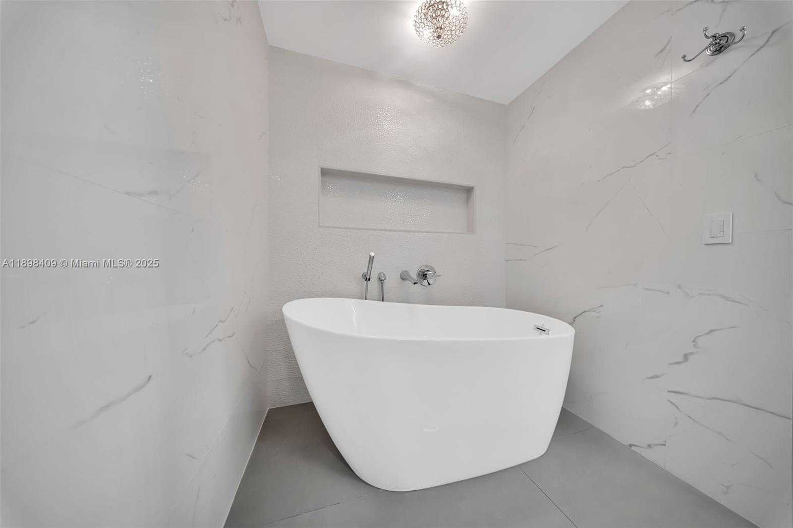 Small Image of 20 CALABRIA AVE #302, Coral Gables Number 12