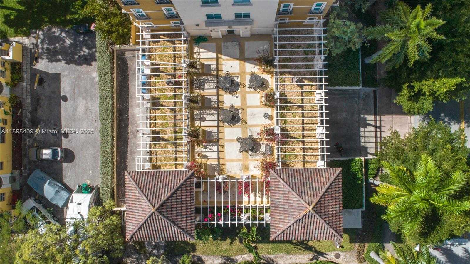 Small Image of 20 CALABRIA AVE #302, Coral Gables Number 24