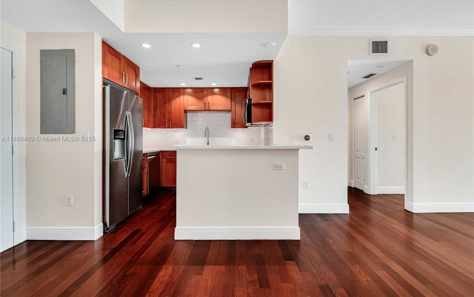 Small Image of 20 CALABRIA AVE #302, Coral Gables Number 4