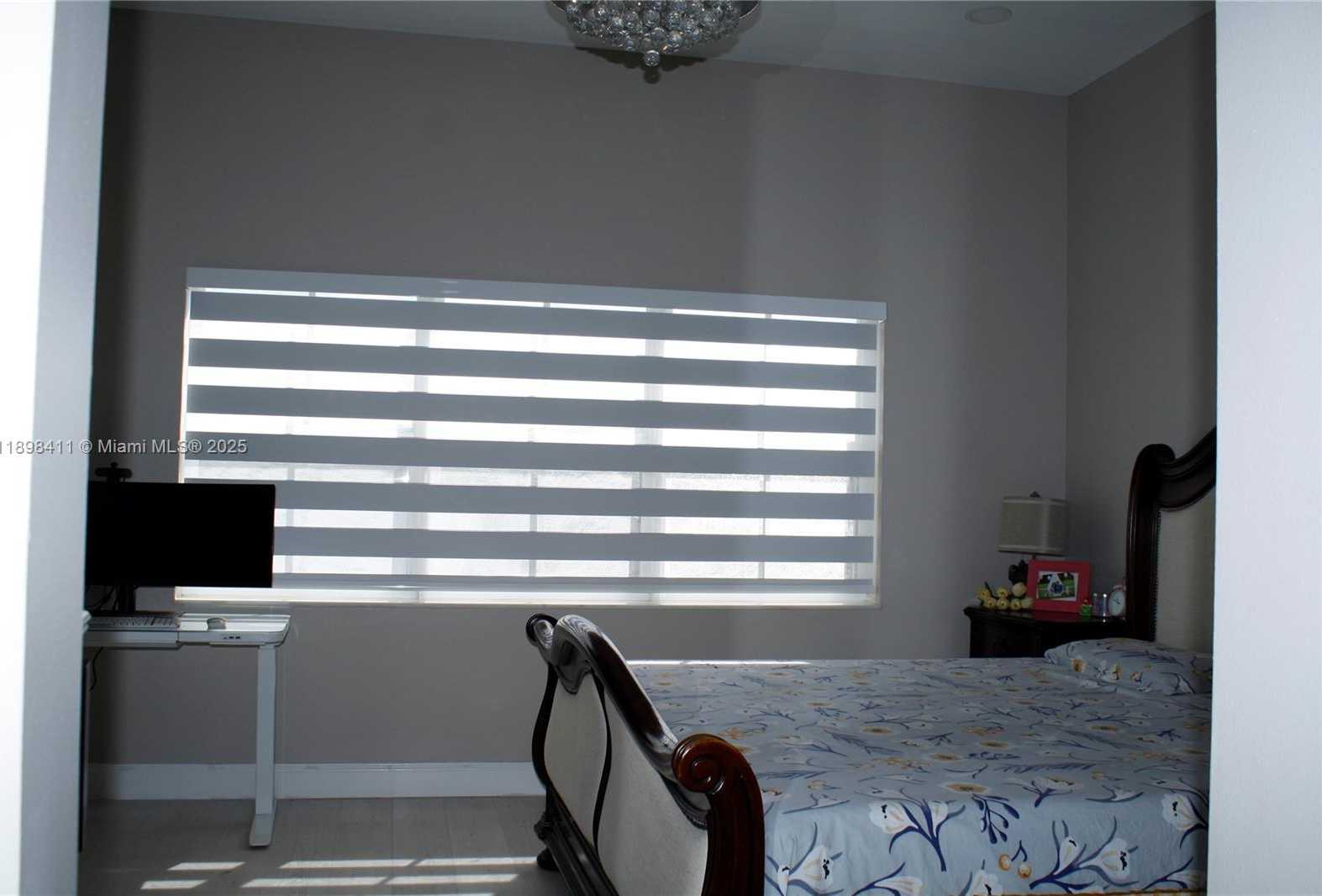 Small Image of 1096 MEADOWS DR, Weston Number 11