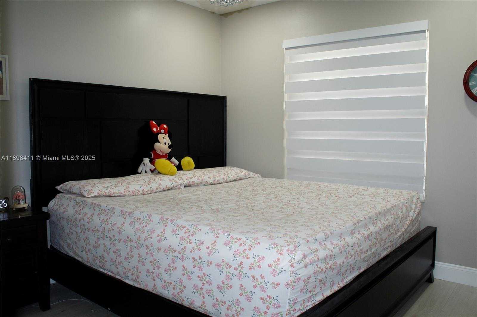 Small Image of 1096 MEADOWS DR, Weston Number 14