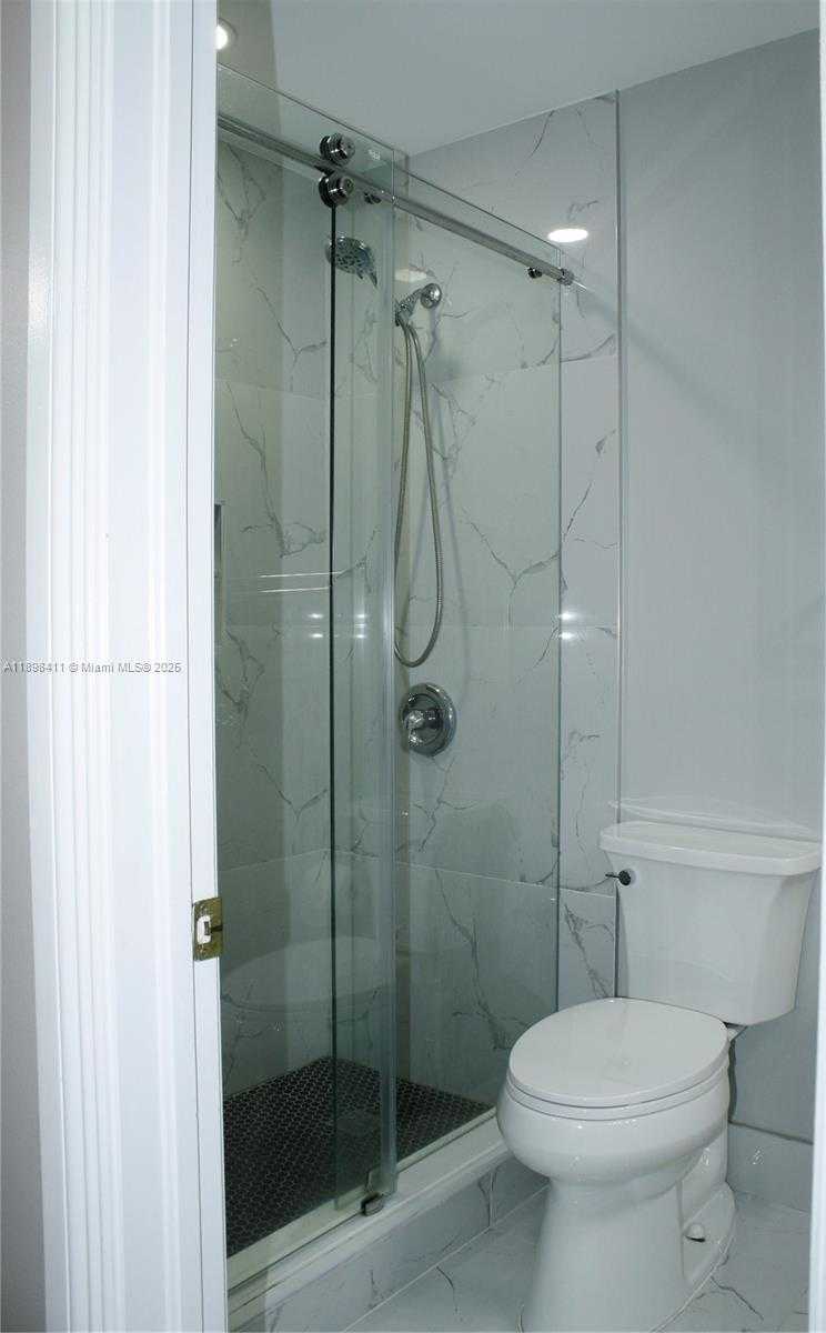 Small Image of 1096 MEADOWS DR, Weston Number 17