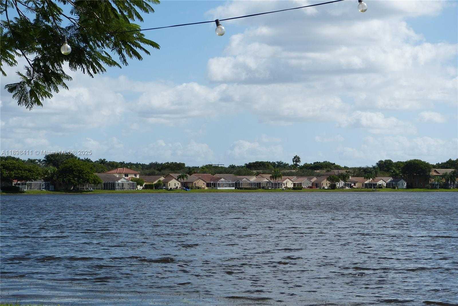 Small Image of 1096 MEADOWS DR, Weston Number 24