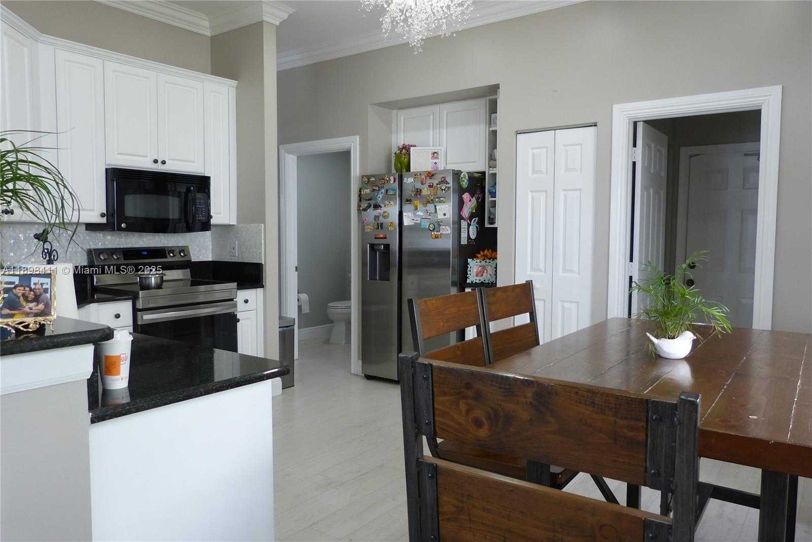 Small Image of 1096 MEADOWS DR, Weston Number 7