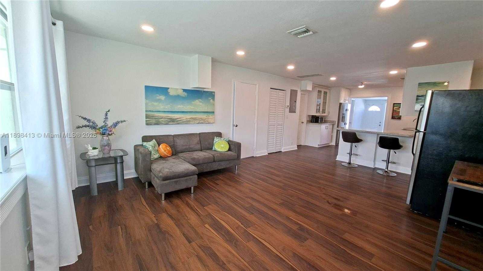 Small Image of 2407 SCOTT ST #1, Hollywood Number 11