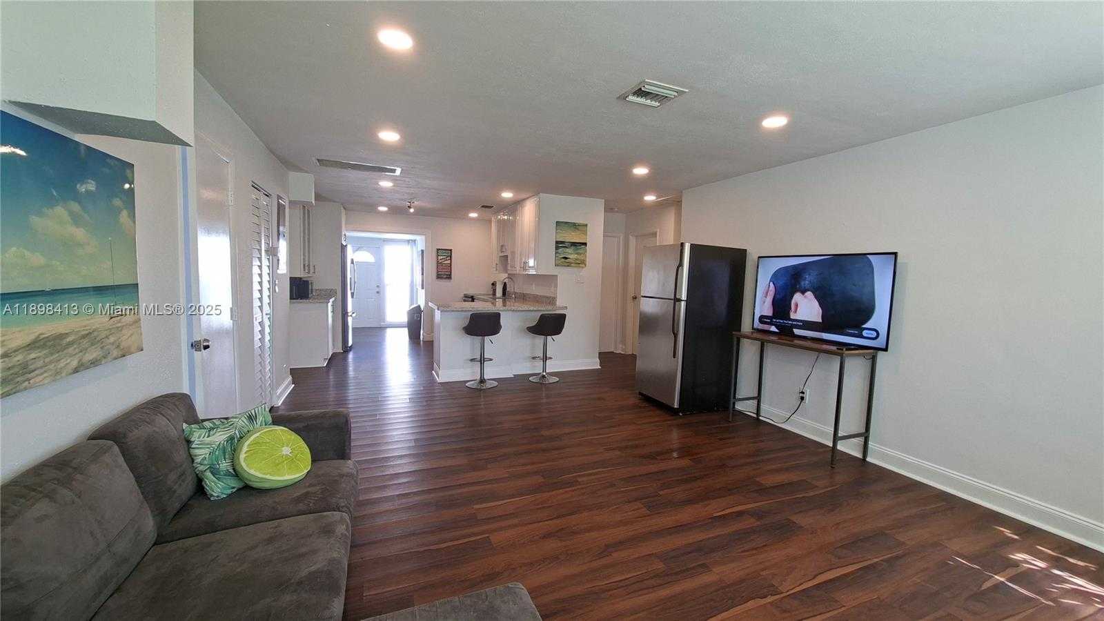 Small Image of 2407 SCOTT ST #1, Hollywood Number 12