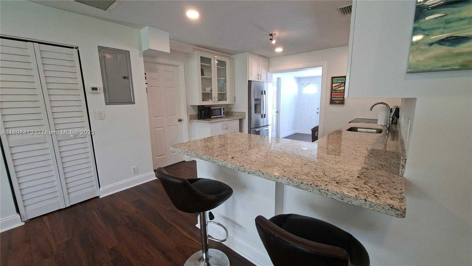 Small Image of 2407 SCOTT ST #1, Hollywood Number 13