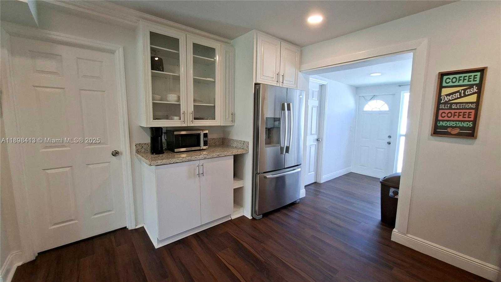 Small Image of 2407 SCOTT ST #1, Hollywood Number 16