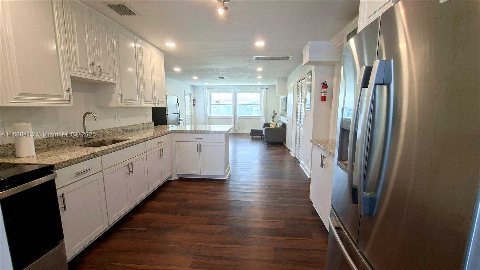 Small Image of 2407 SCOTT ST #1, Hollywood Number 17