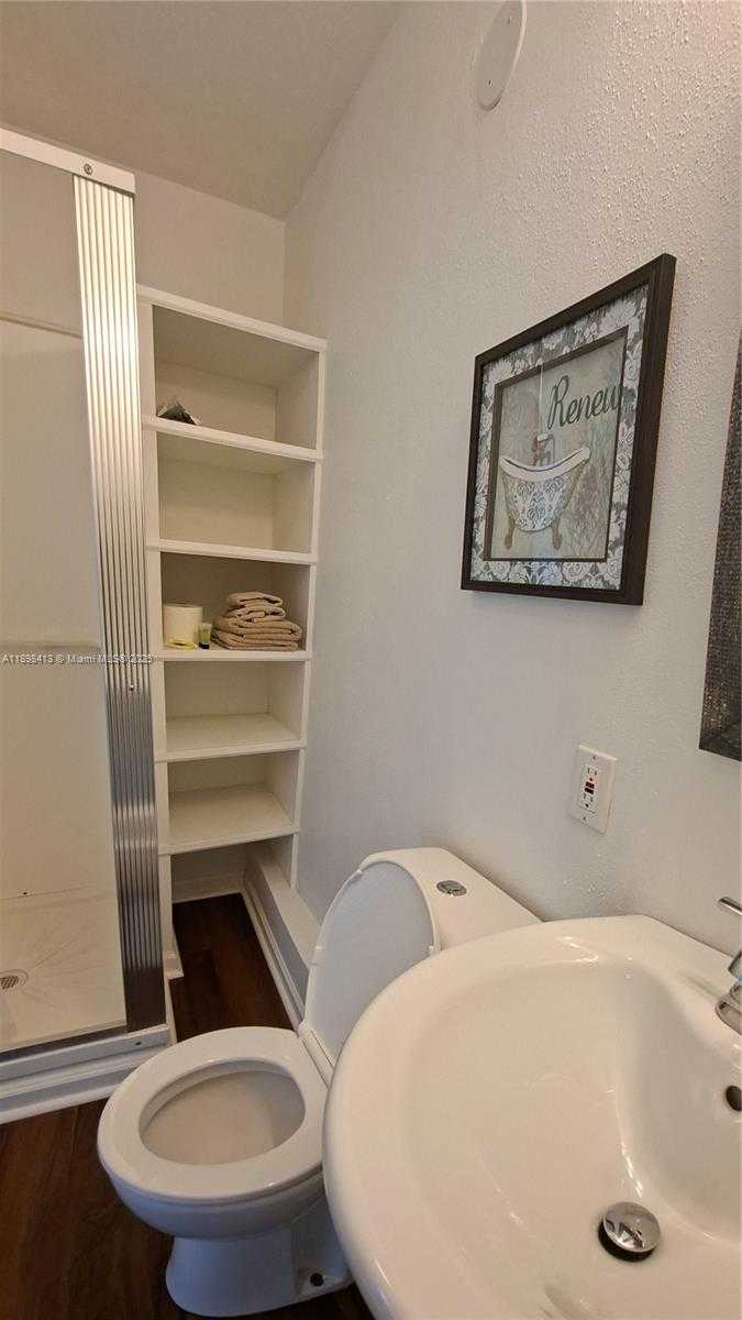 Small Image of 2407 SCOTT ST #1, Hollywood Number 21