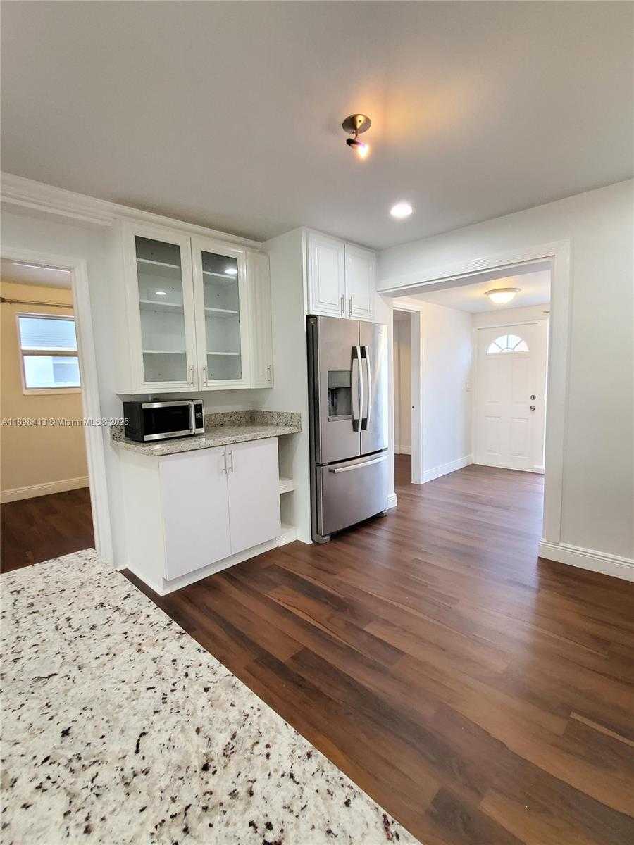 Small Image of 2407 SCOTT ST #1, Hollywood Number 22