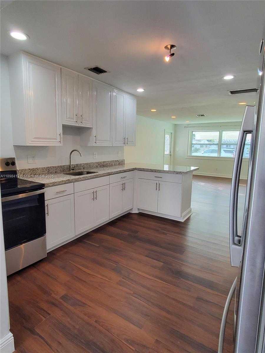 Small Image of 2407 SCOTT ST #1, Hollywood Number 29