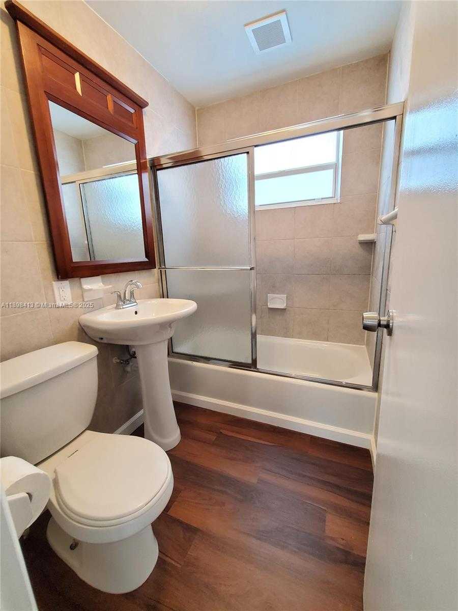 Small Image of 2407 SCOTT ST #1, Hollywood Number 31