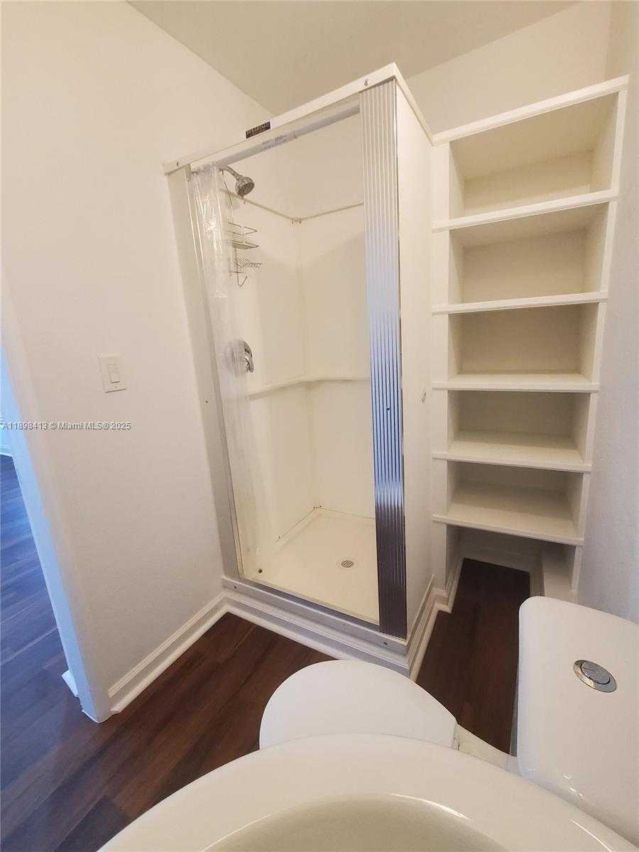 Small Image of 2407 SCOTT ST #1, Hollywood Number 33
