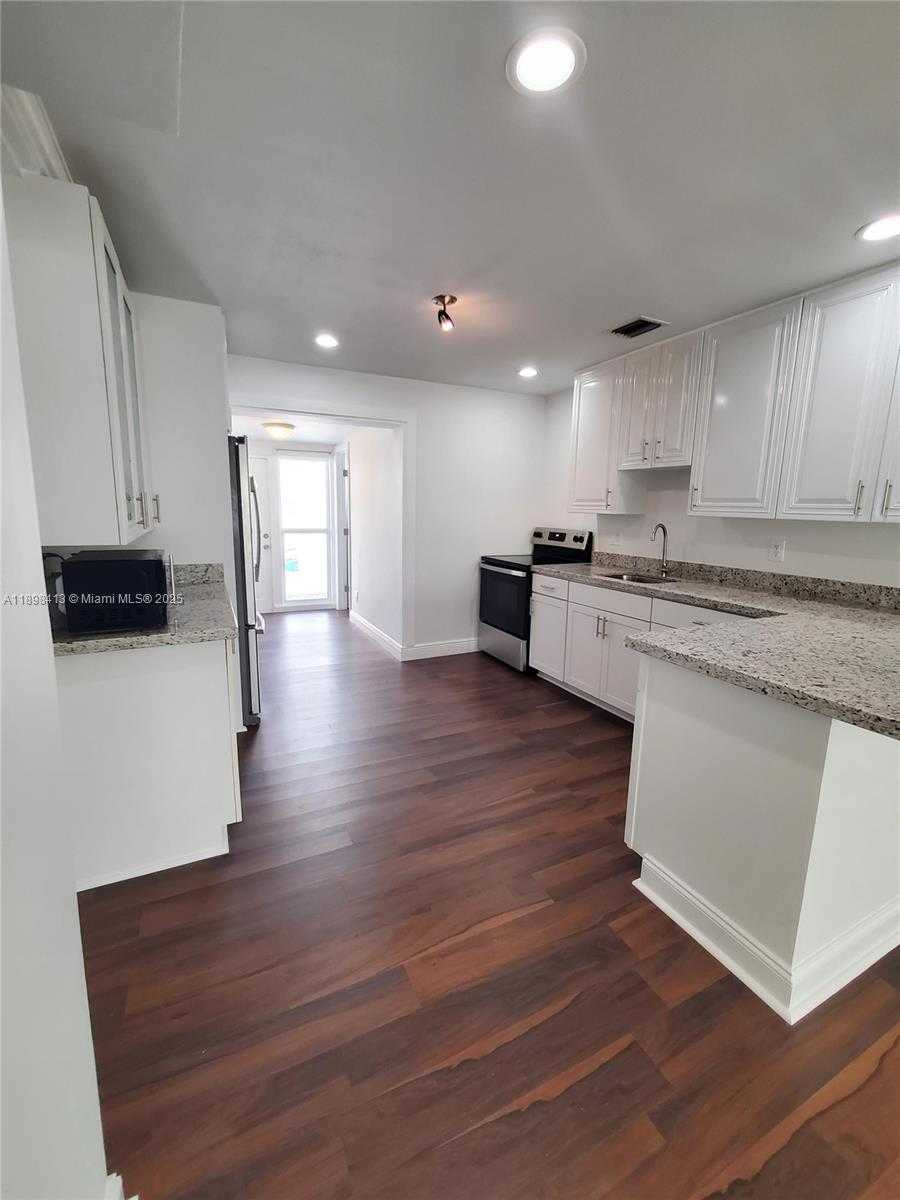Small Image of 2407 SCOTT ST #1, Hollywood Number 34