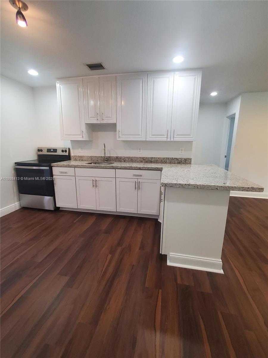 Small Image of 2407 SCOTT ST #1, Hollywood Number 35