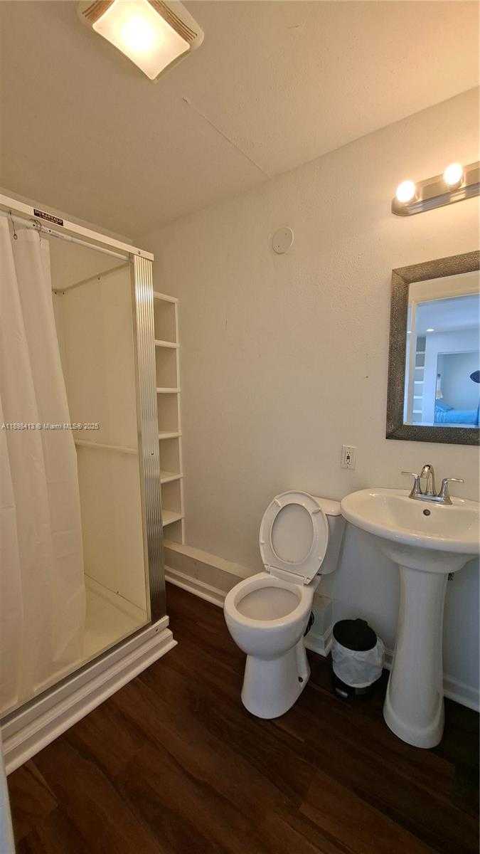 Small Image of 2407 SCOTT ST #1, Hollywood Number 7