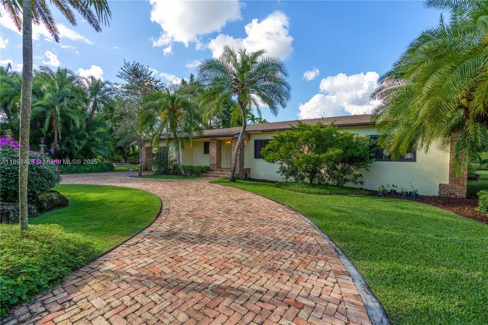 Small Image of 29880 SOUTH WEST 183RD CT, Homestead Number 34