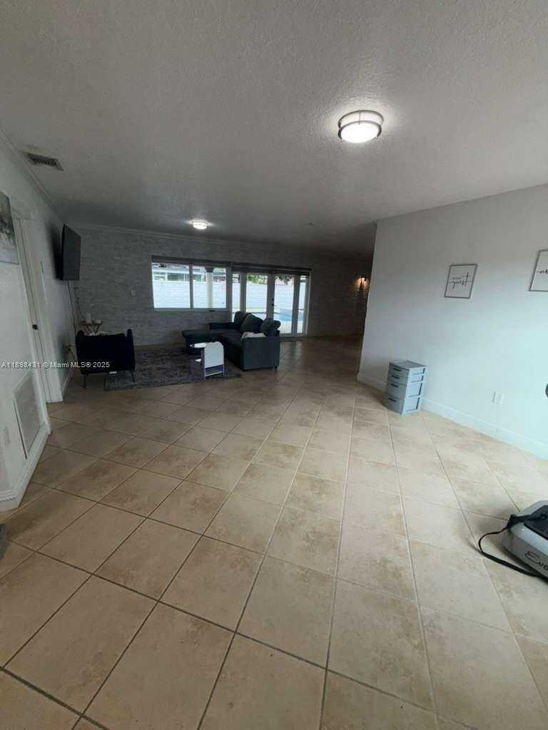 Small Image of 8700 SOUTH WEST 19TH TER, Miami Number 13