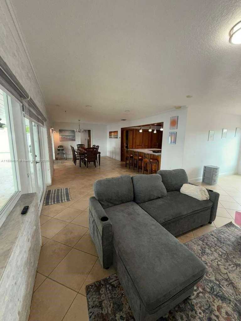 Small Image of 8700 SOUTH WEST 19TH TER, Miami Number 14