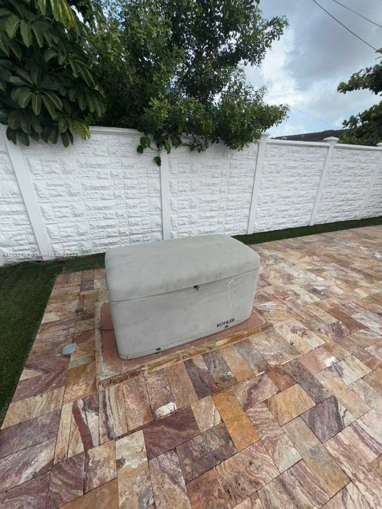 Small Image of 8700 SOUTH WEST 19TH TER, Miami Number 27