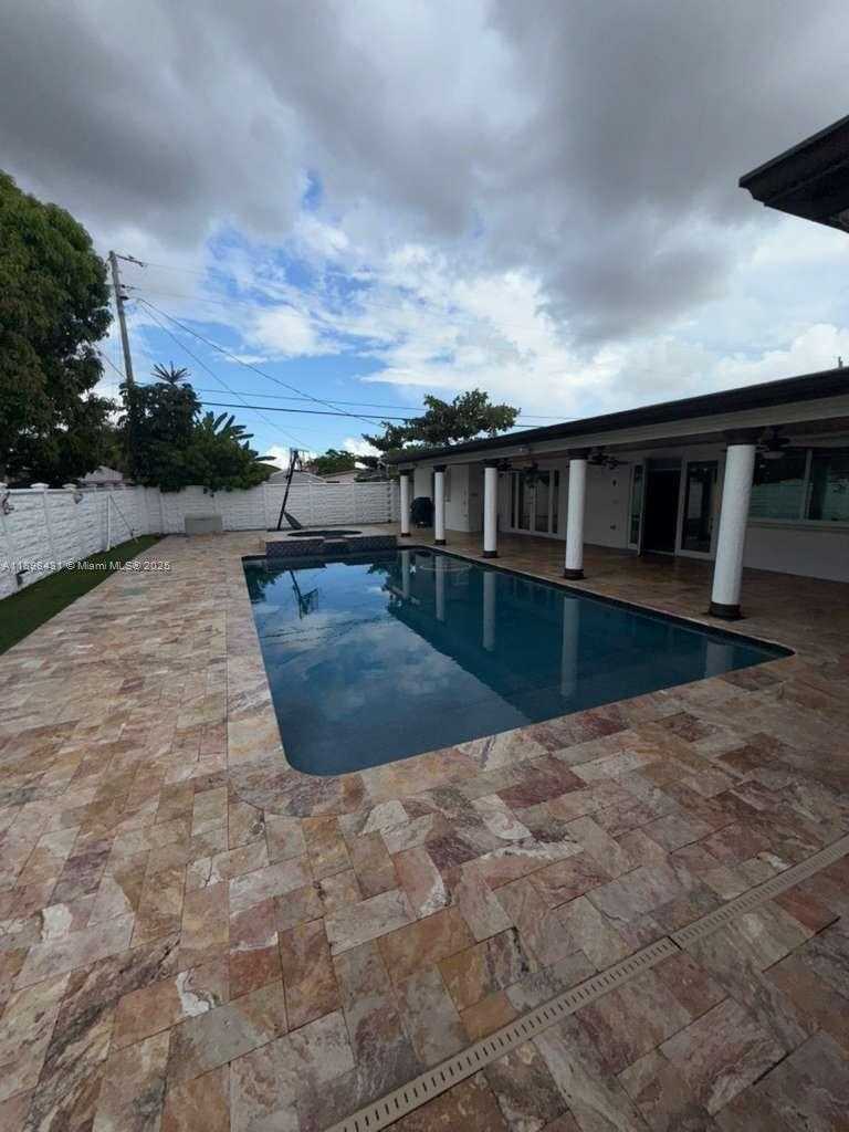 Small Image of 8700 SOUTH WEST 19TH TER, Miami Number 7