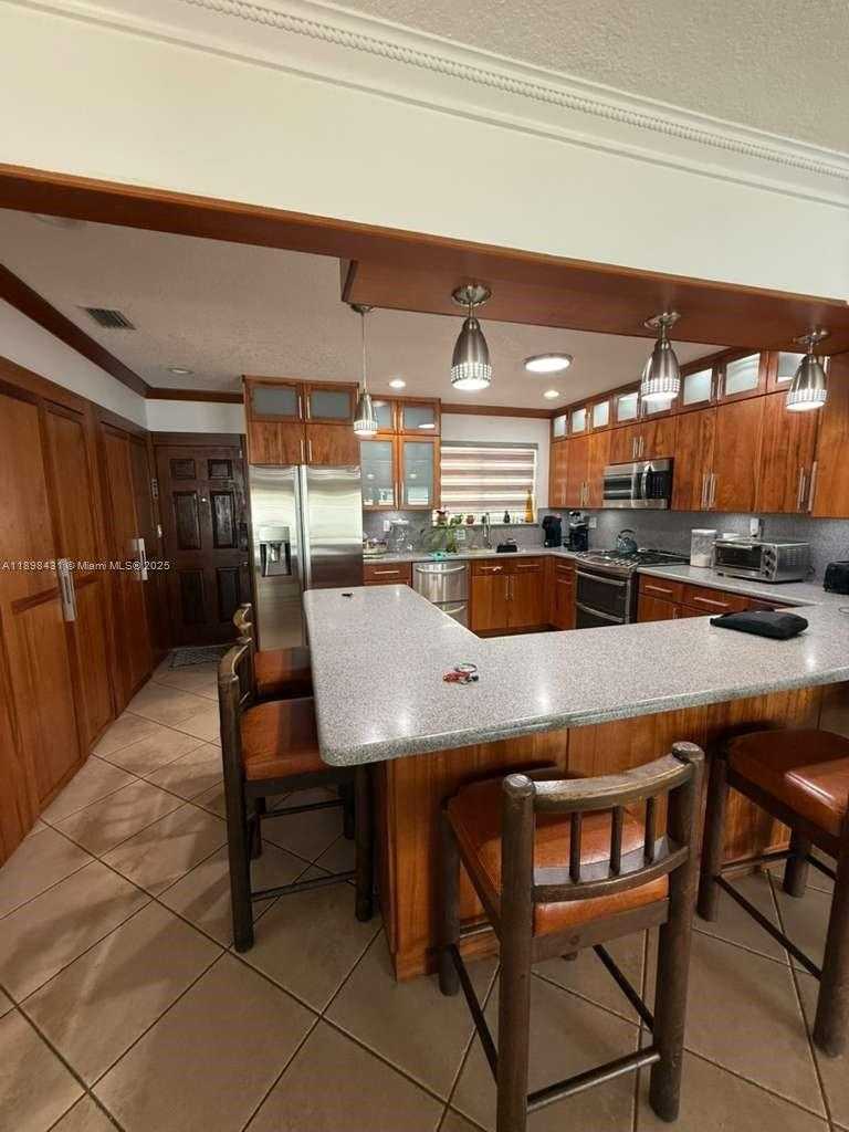 Small Image of 8700 SOUTH WEST 19TH TER, Miami Number 9