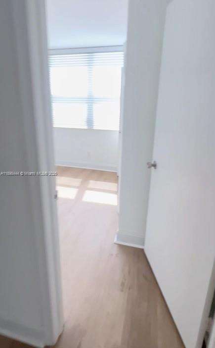 Small Image of 770 CLAUGHTON ISLAND DR #406, Miami Number 12