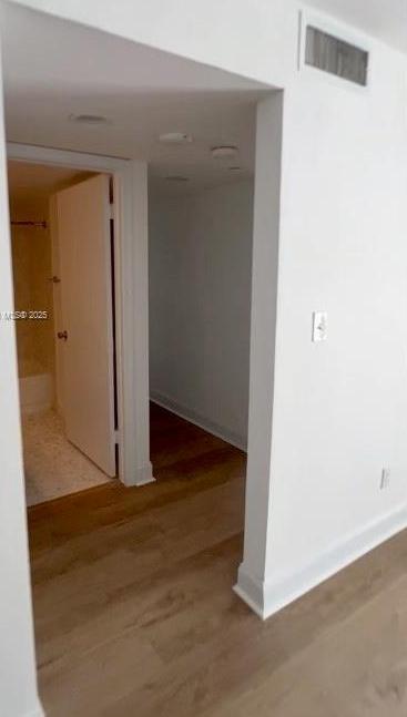 Small Image of 770 CLAUGHTON ISLAND DR #406, Miami Number 13