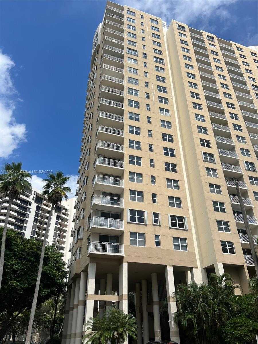 Small Image of 770 CLAUGHTON ISLAND DR #406, Miami Number 2