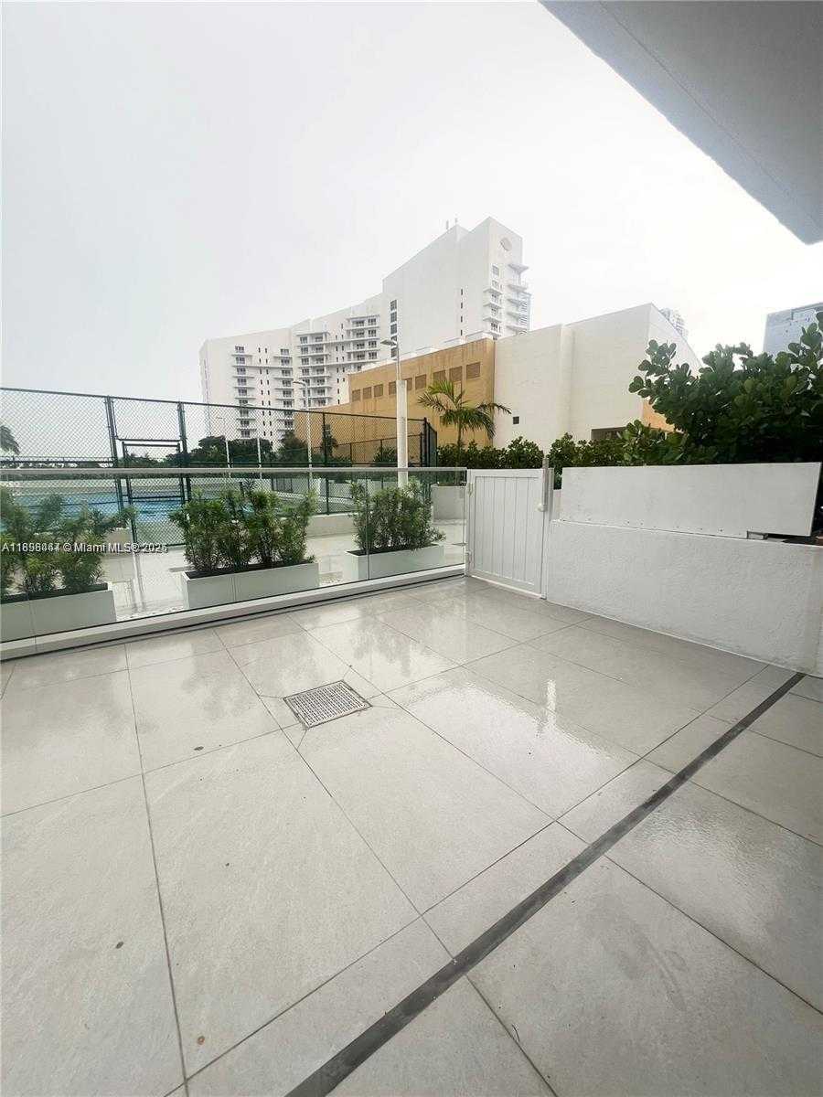 Small Image of 770 CLAUGHTON ISLAND DR #406, Miami Number 24
