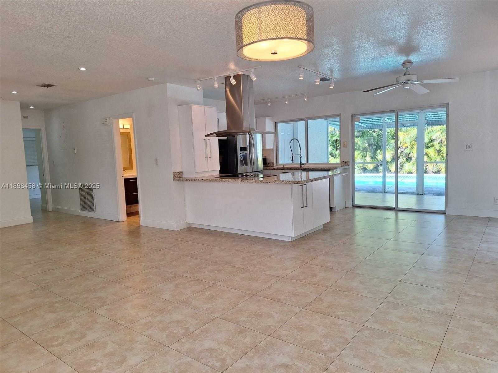 Small Image of 1575 NORTH EAST 38TH ST, Oakland Park Number 11