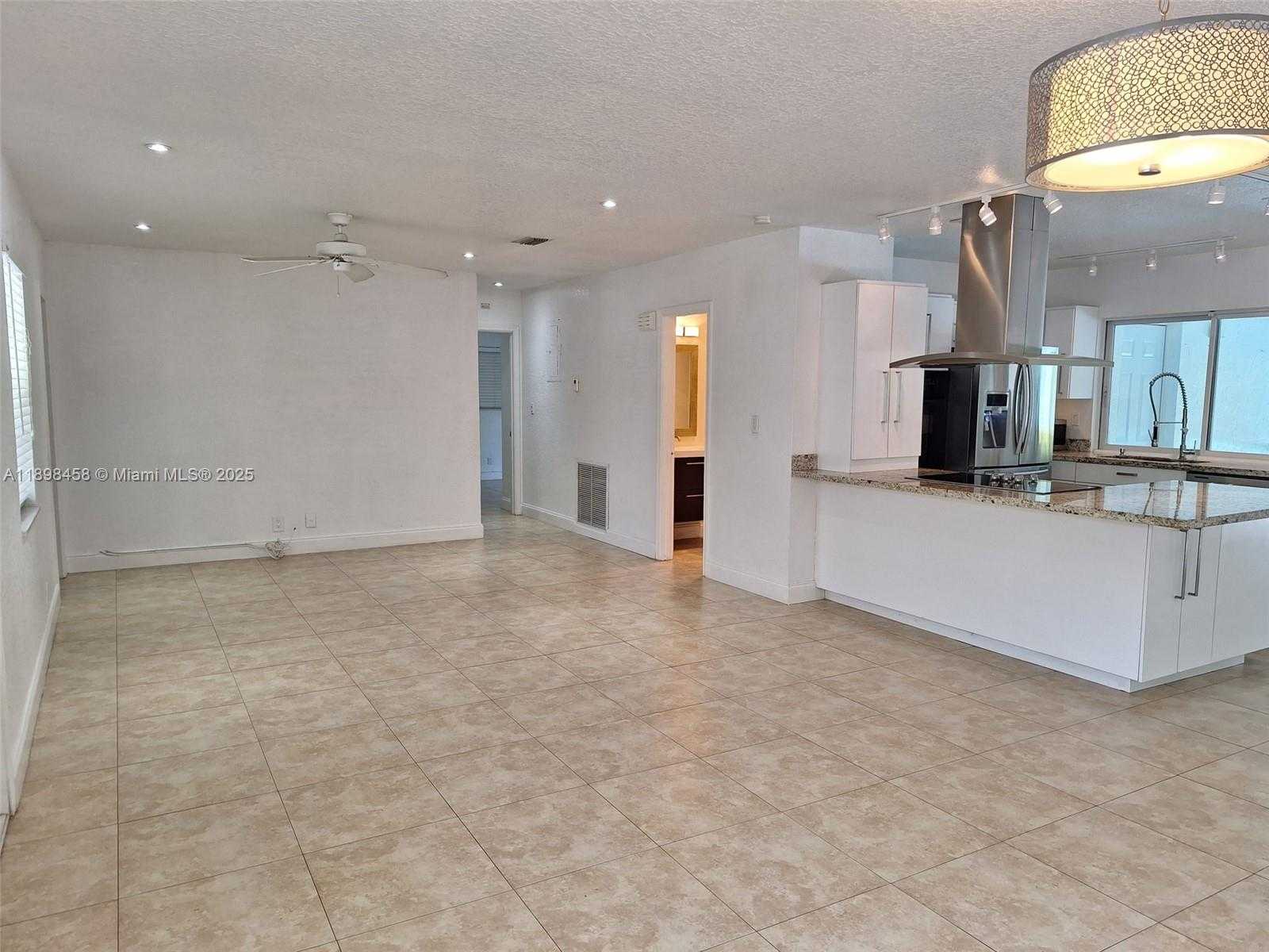 Small Image of 1575 NORTH EAST 38TH ST, Oakland Park Number 17