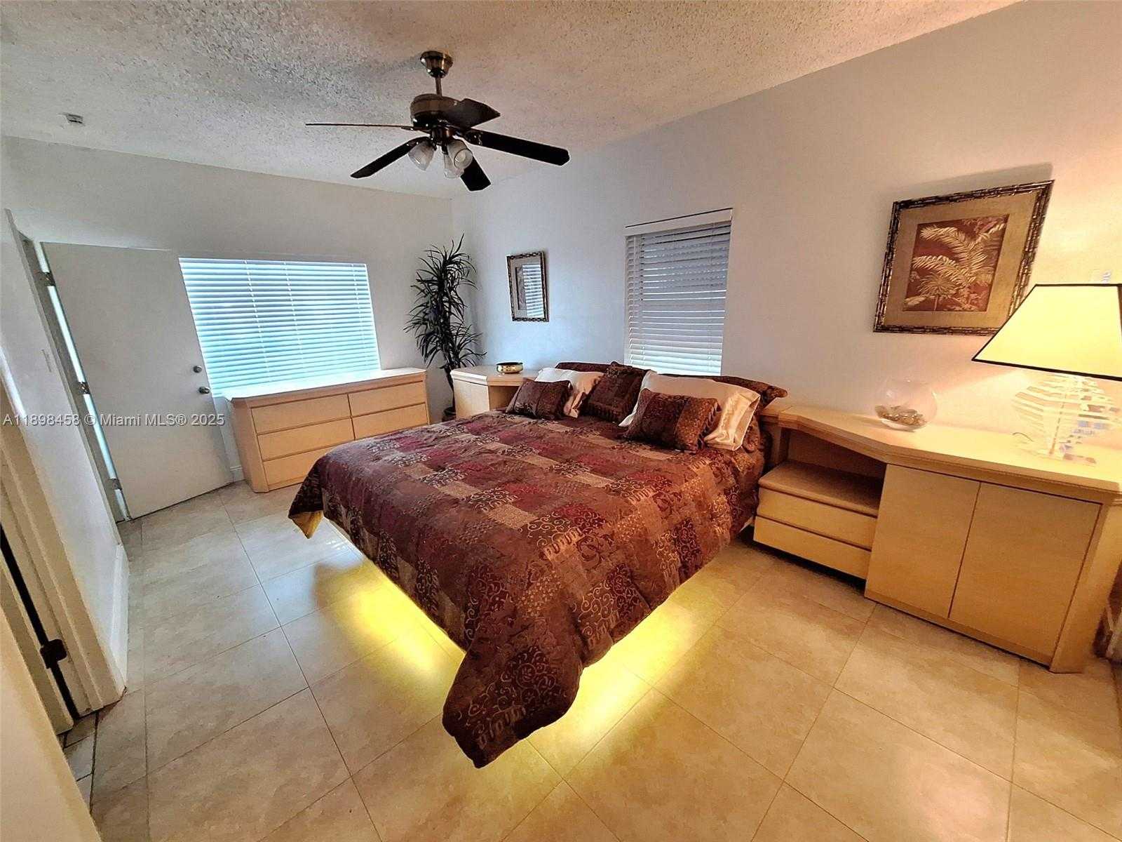 Small Image of 1575 NORTH EAST 38TH ST, Oakland Park Number 24