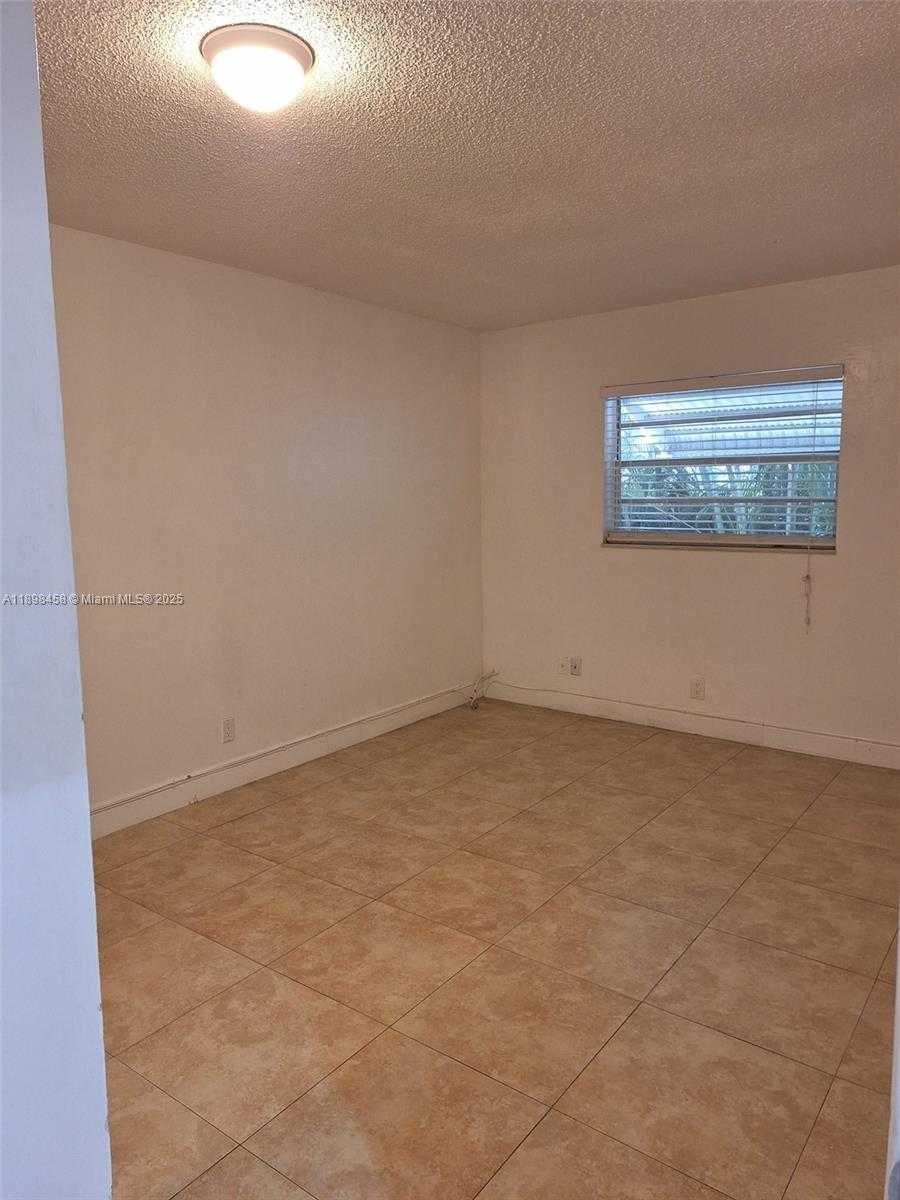 Small Image of 1575 NORTH EAST 38TH ST, Oakland Park Number 32