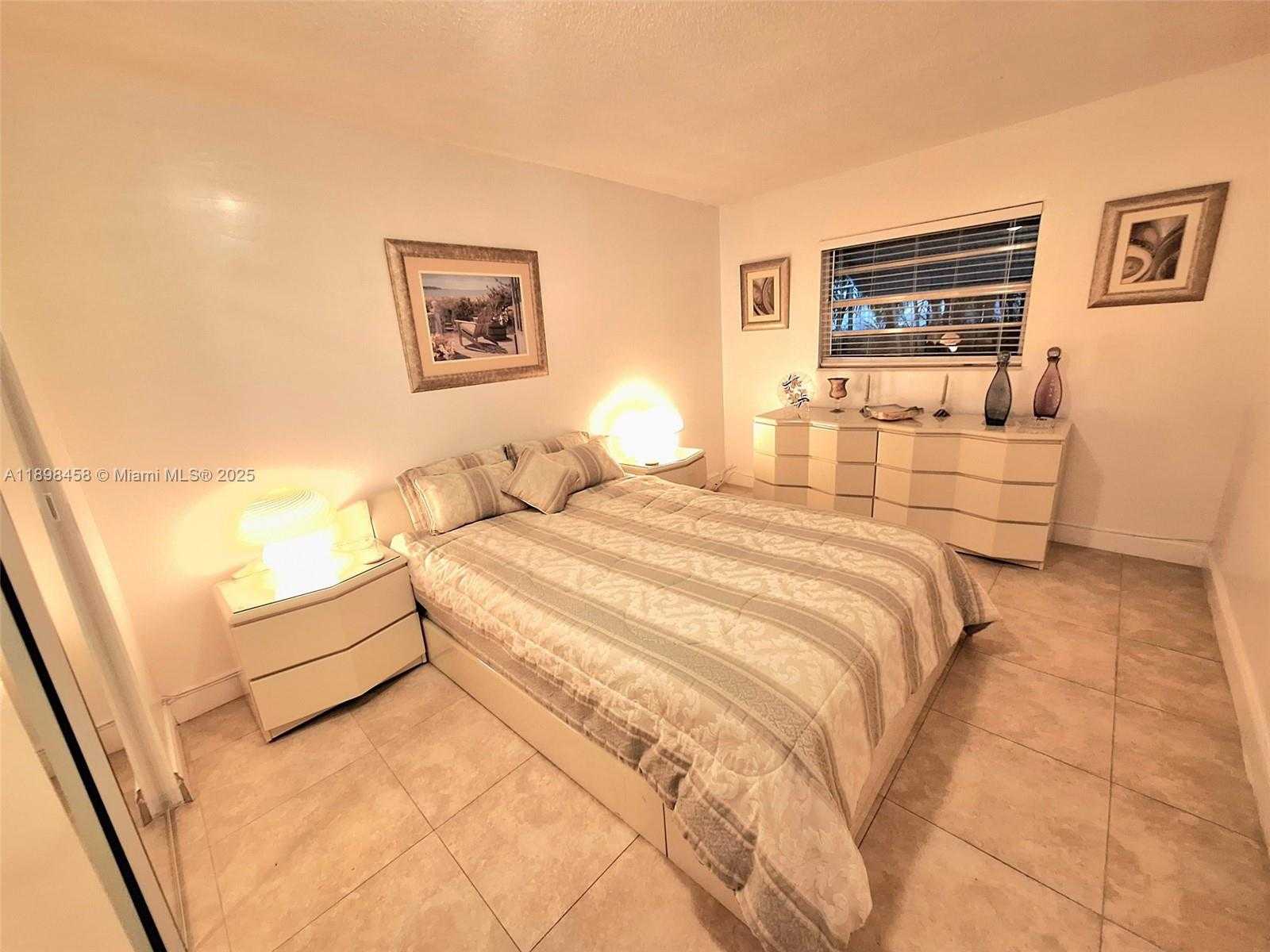 Small Image of 1575 NORTH EAST 38TH ST, Oakland Park Number 33