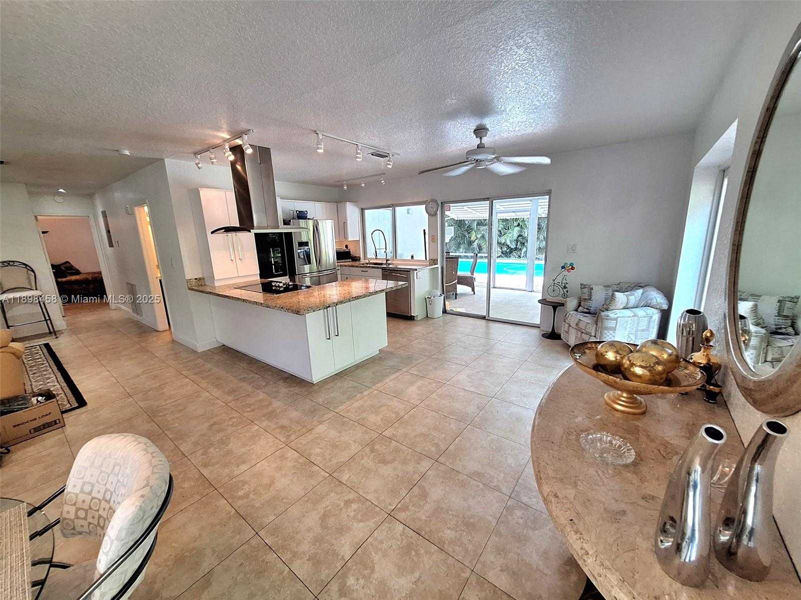 Small Image of 1575 NORTH EAST 38TH ST, Oakland Park Number 4