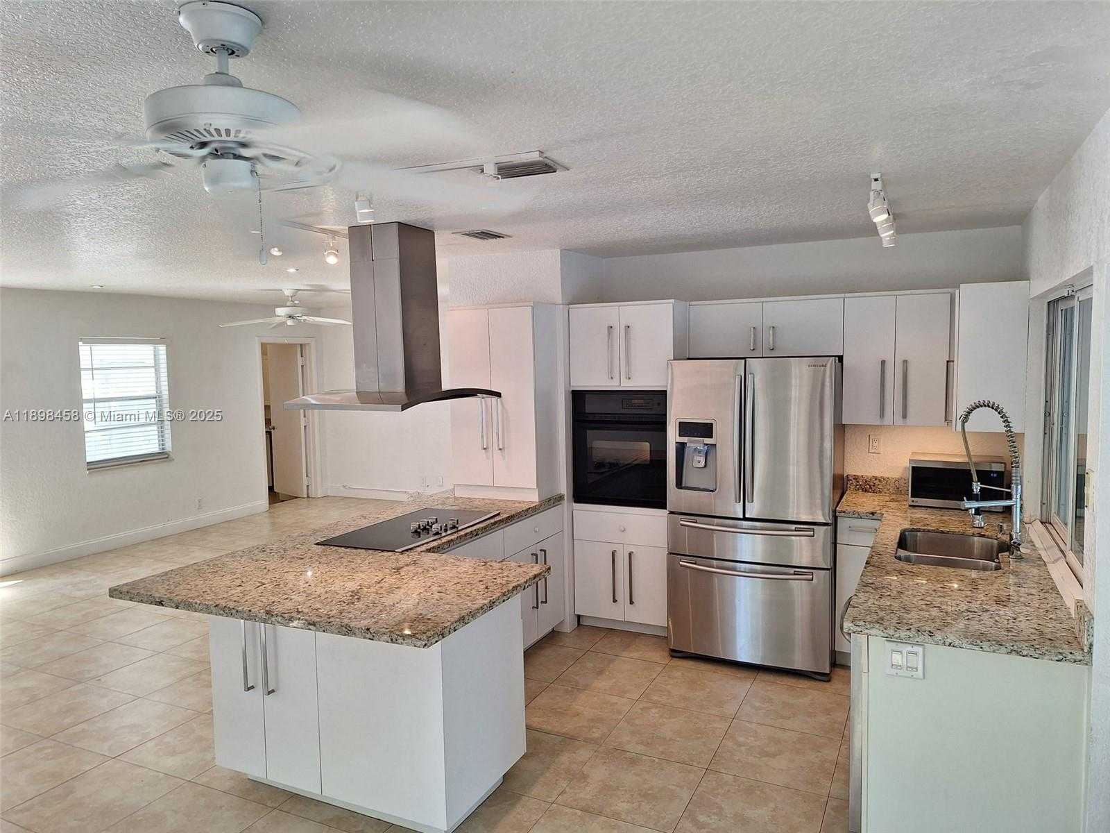 Small Image of 1575 NORTH EAST 38TH ST, Oakland Park Number 5