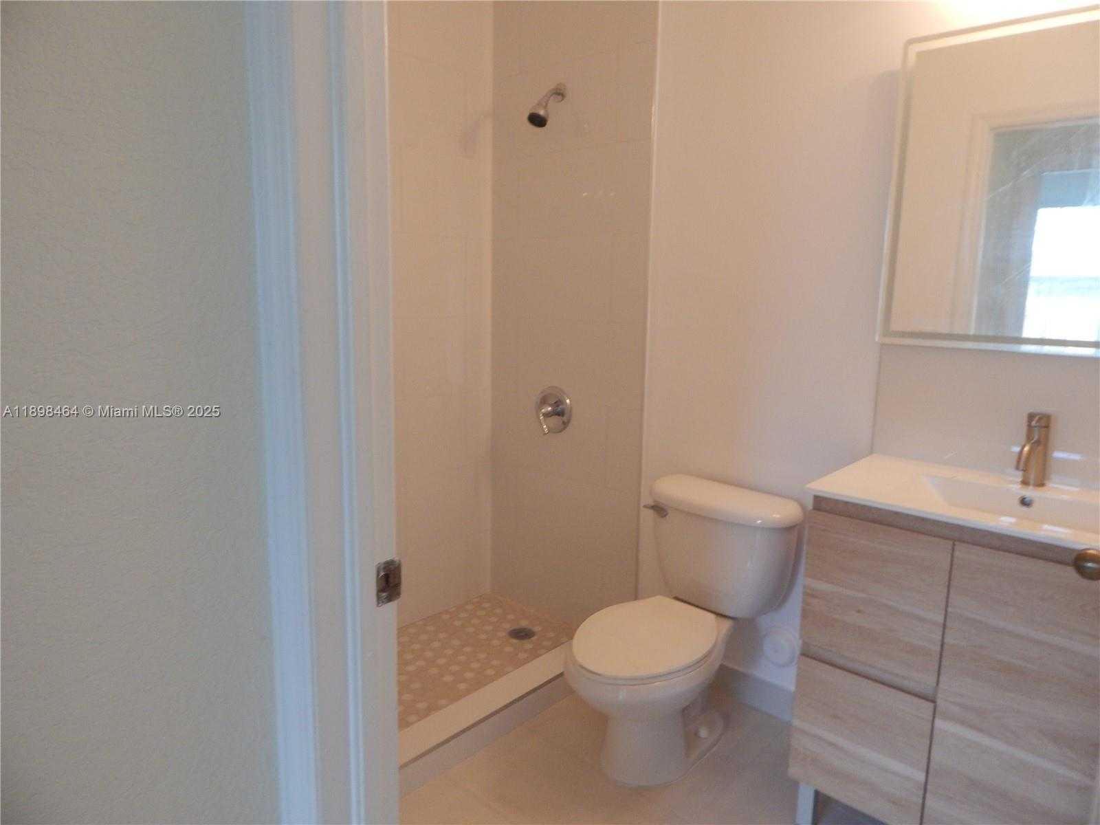 Small Image of 10205 NORTH WEST 10TH ST, Miami Number 19