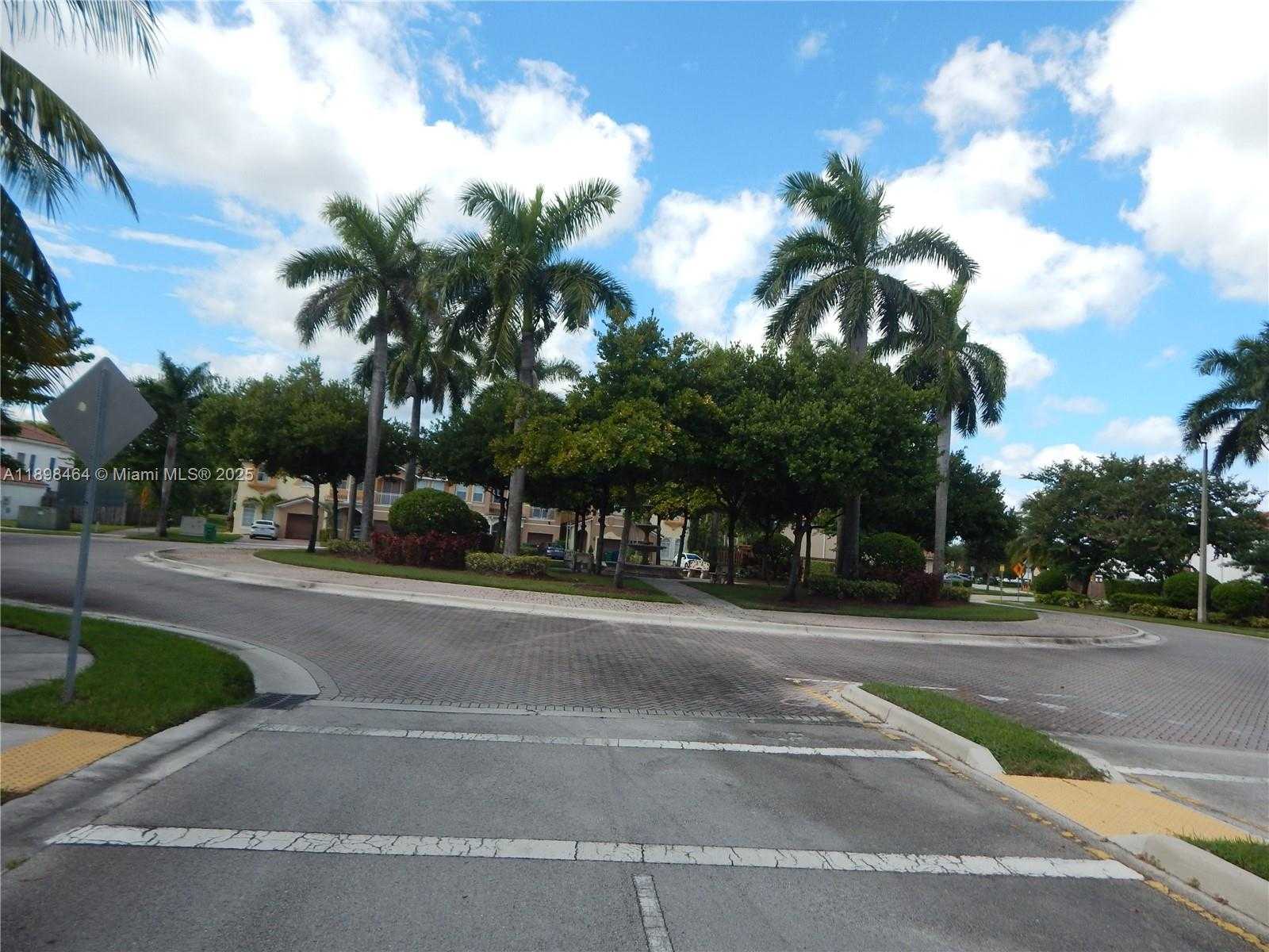 Small Image of 10205 NORTH WEST 10TH ST, Miami Number 24