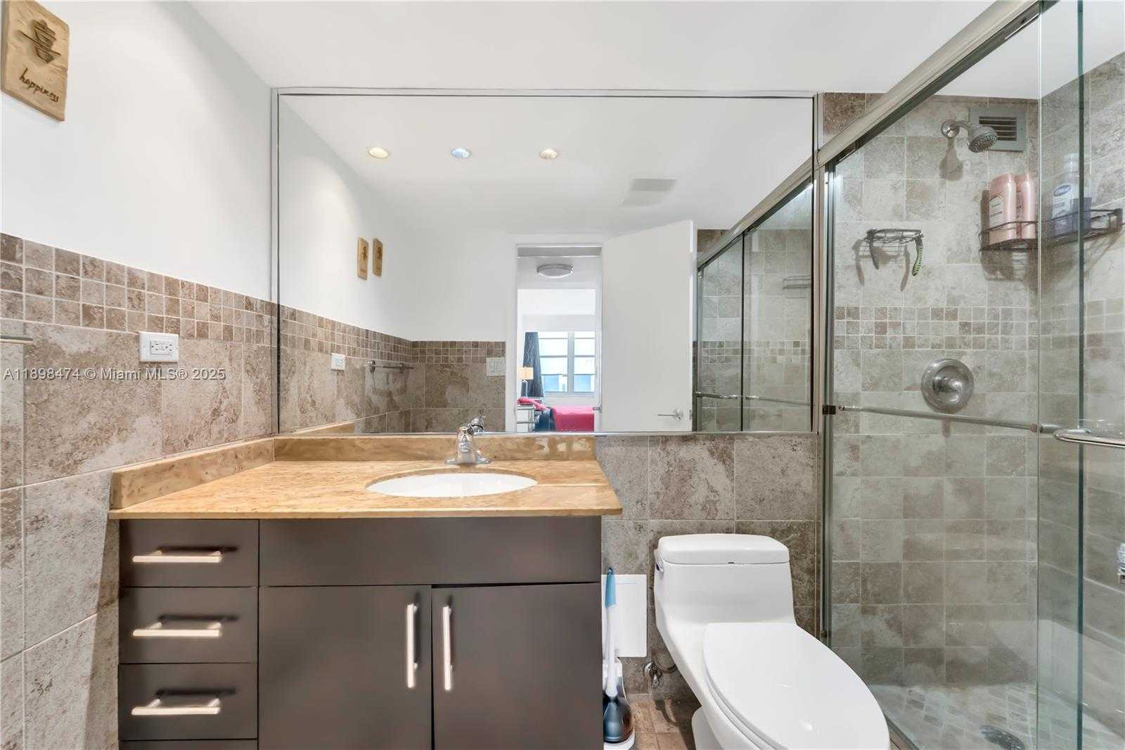 Small Image of 5555 COLLINS AVE #8P, Miami Beach Number 15