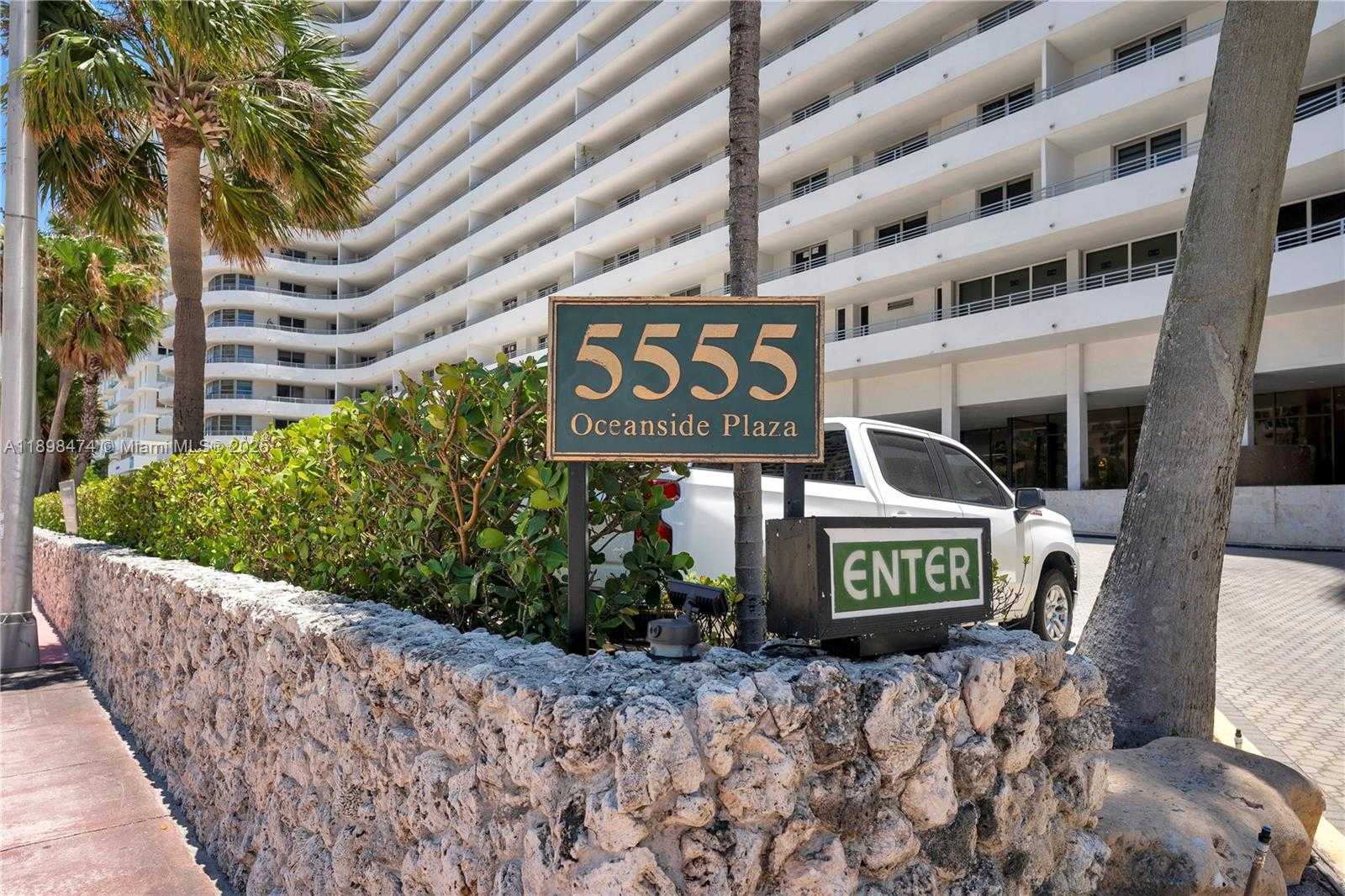 Small Image of 5555 COLLINS AVE #8P, Miami Beach Number 17