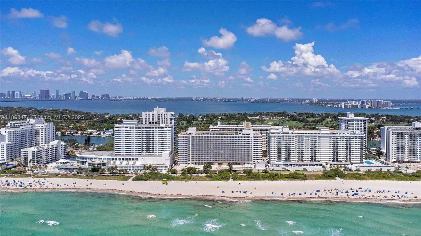 Small Image of 5555 COLLINS AVE #8P, Miami Beach Number 21