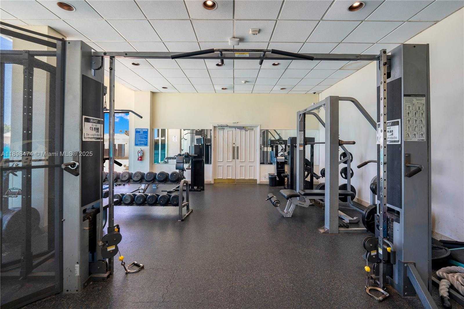 Small Image of 5555 COLLINS AVE #8P, Miami Beach Number 26